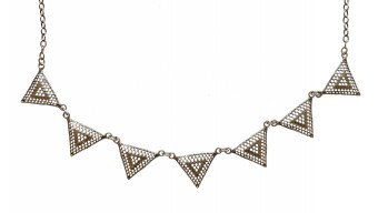 Collier triangles de gaze